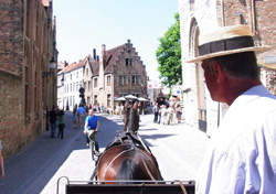 mit der Kutsche durch die Altstadt von Brügge - (c) Brigitte Bonder