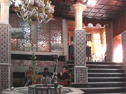 Geschichtenerzähler im Kaffeehaus in Damaskus